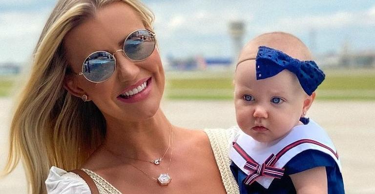 Ana Paula Siebert mostra Vicky vestida de Mamãe Noel e encanta demais: ”7 meses de muito amor”