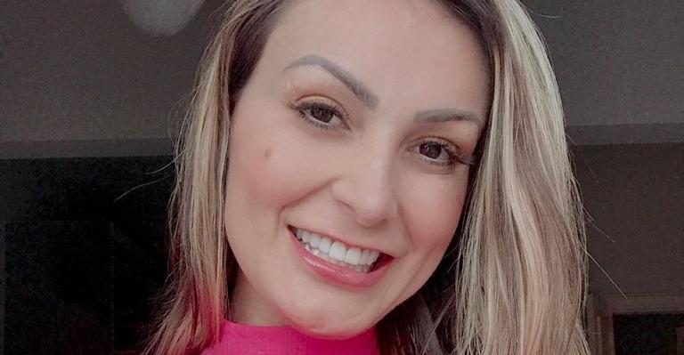 Após mudar o visual, Andressa Urach rebate críticas: ”Um monte de mulher crente e recalcada”