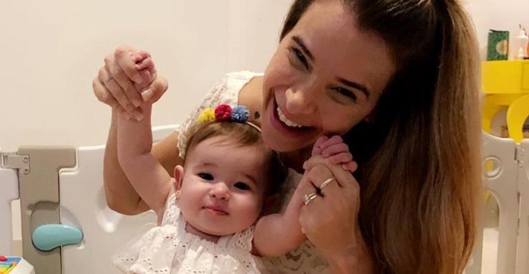 Dany Bananinha mostra a filha no banho e explode o fofurômetro: ”Quanta fofura”