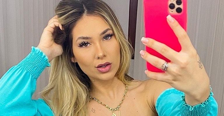 Grávida, Virgínia exibe barriguinha com biquíni fininho e web baba: ”Mamãe mais linda do Brasil”