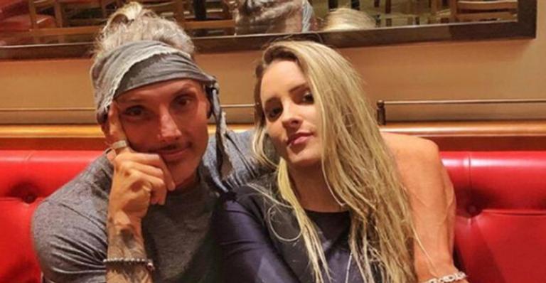 Juliano Ceglia reata namoro com a designer Tati Bonilha, diz colunista