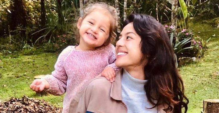 Yanna Lavigne compartilha vídeo fofo de Madalena: ”Mães que ganham biscoitos sem recheios”