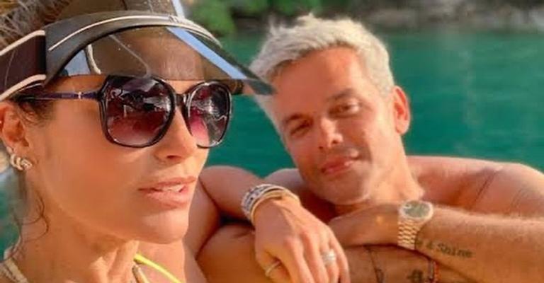 Otaviano Costa baba em ensaio sensual da esposa, Flávia Alessandra
