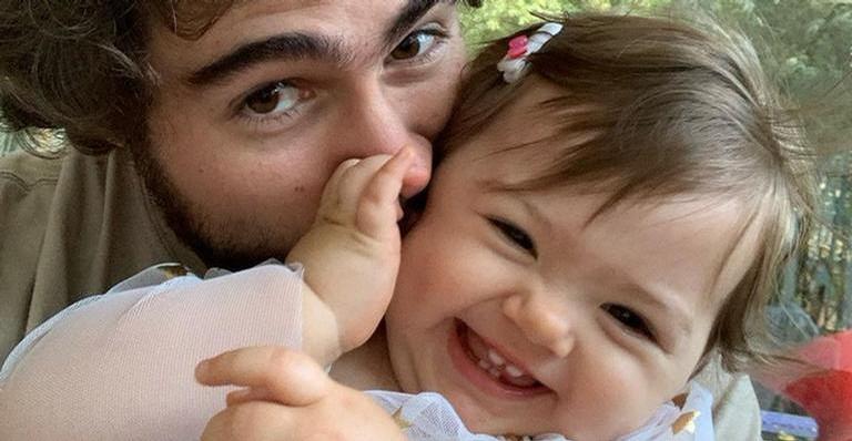 Rafael Vitti encanta ao mostrar visual da filha, Clara Maria: ”Tentativa de cortar uma franja”