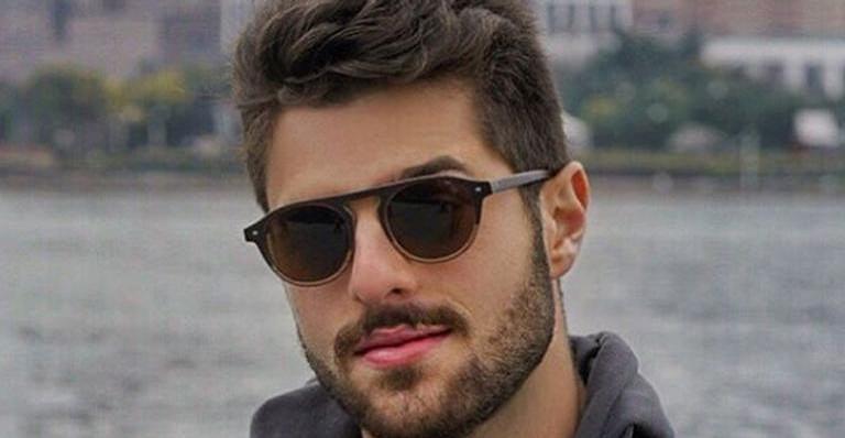 Em live, Alok mostra a filha, Raika, e faz um minuto de silêncio por vítimas da Covid-19