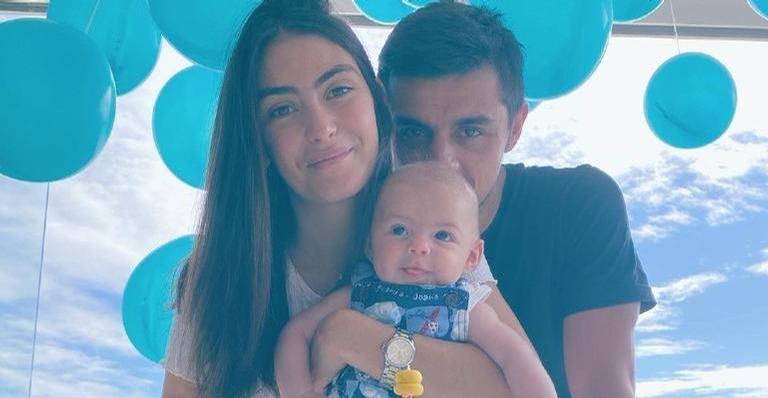 Ao lado de Felipe Simas, Mariana Uhlmann celebra 10 meses do filho, Vicente: ”Nosso terceiro”