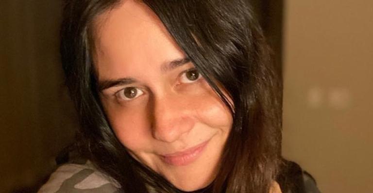 Alessandra Negrini radicaliza visual e mostra o resultado na web