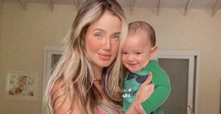 Biah Rodrigues ensina o filho, Theo, a nadar e encanta os fãs: ”Aula de natação com a mamãe”