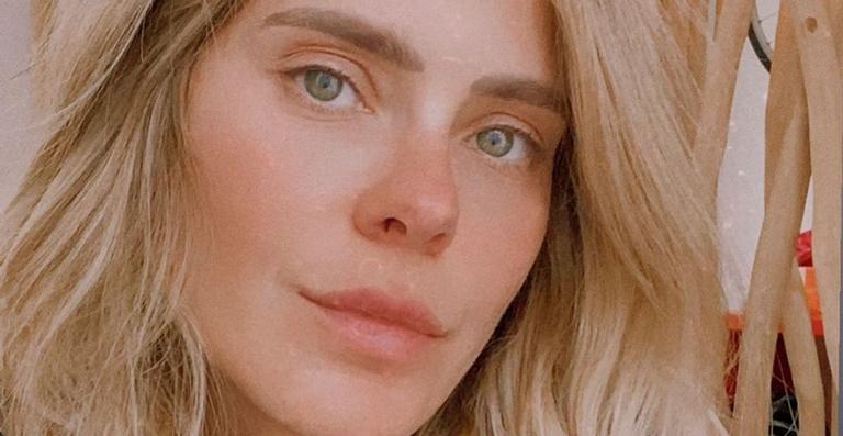 Carolina Dieckmann relembra foto da mãe ao lado de Nicette Bruno: ”Dia do meu 1º casamento”