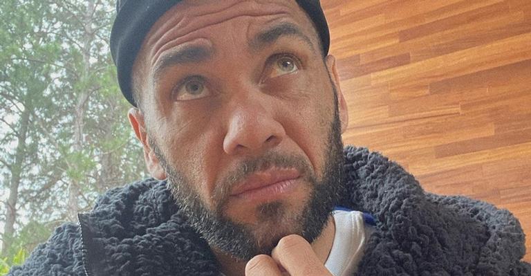 Daniel Alves se posiciona sobre o racismo: ”Precisamos melhorar nosso humanismo”