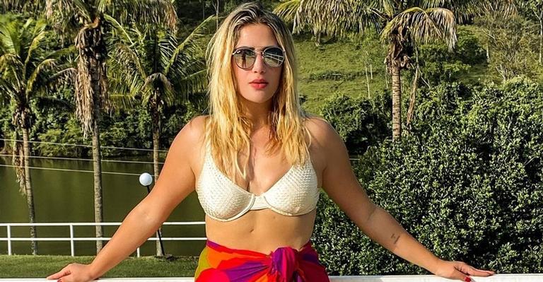 Jéssica Costa curte banho de sol e corpão em forma chama atenção: ”Perfeita”
