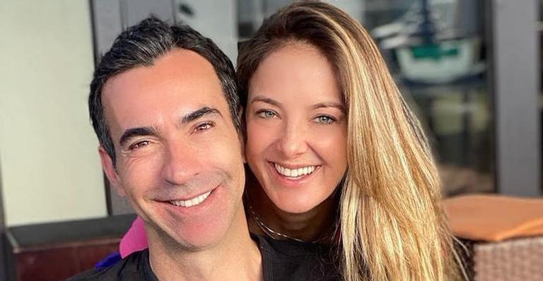 Ticiane Pinheiro posa com Cesar Tralli e comemora: ”Parabéns meu amor da vida”