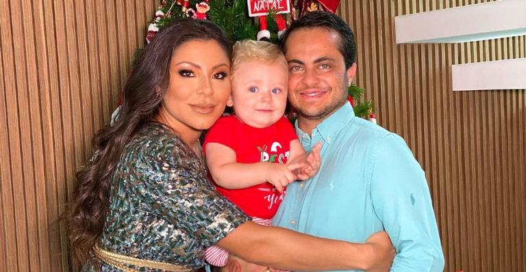 Ao lado da família, Andressa Ferreira manda mensagem aos fãs: ”Um Natal cheio da presença e Deus!”