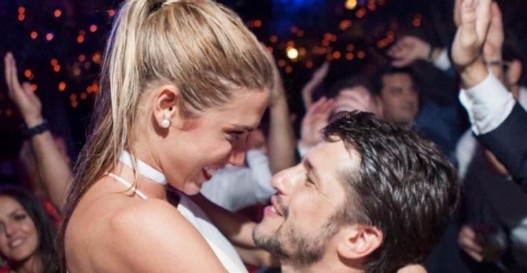 Bia Feres anuncia que está grávida de seu primeiro filho com Mauricio Sirotsky