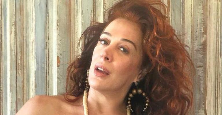 Claudia Raia releva o seu look de Natal e arranca elogios dos seguidores: ”Deusa”