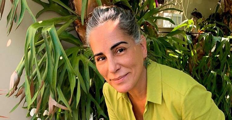 Ao lado dos filhos, Gloria Pires mostra primeiro passeio de bicicleta na vida
