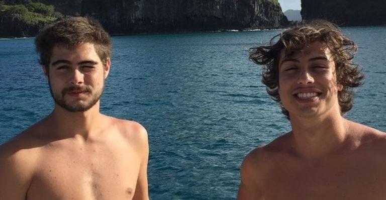 Francisco Vitti mostra o irmão, Rafa Vitti, cantando para Clara Maria: ”Amo minha família”