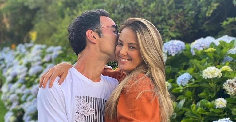 Ticiane Pinheiro exibe comemoração do aniversário de 50 anos de Cesar Tralli