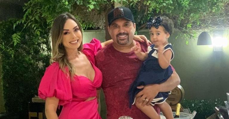 Sertanejo Edson e Deia Cypri falam sobre o Natal em meio à pandemia: ”Feliz em família”