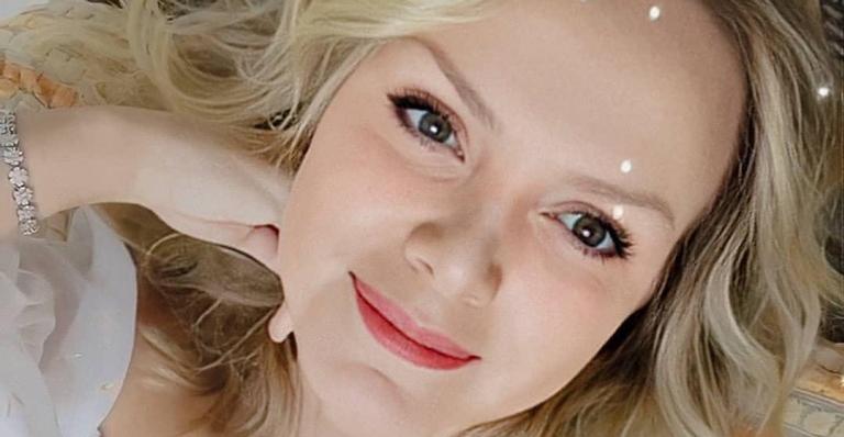 Eliana encanta ao postar foto da filha e confessa: ”Eu sou mãe babona mesmo”