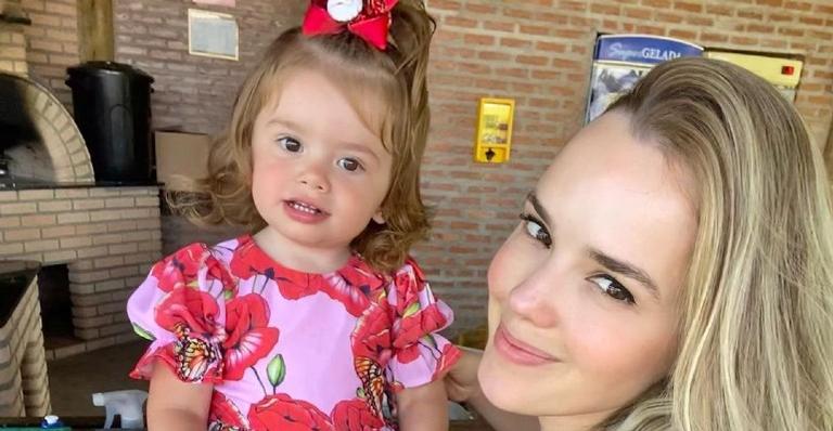 Thaeme arranca gargalhadas ao compartilhar clique de Liz fazendo bico