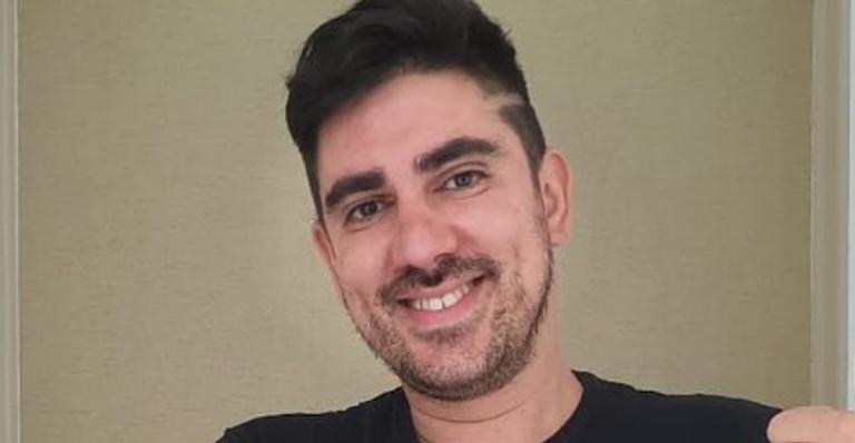 Marcelo Adnet encanta ao postar fotos da filha recém-nascida