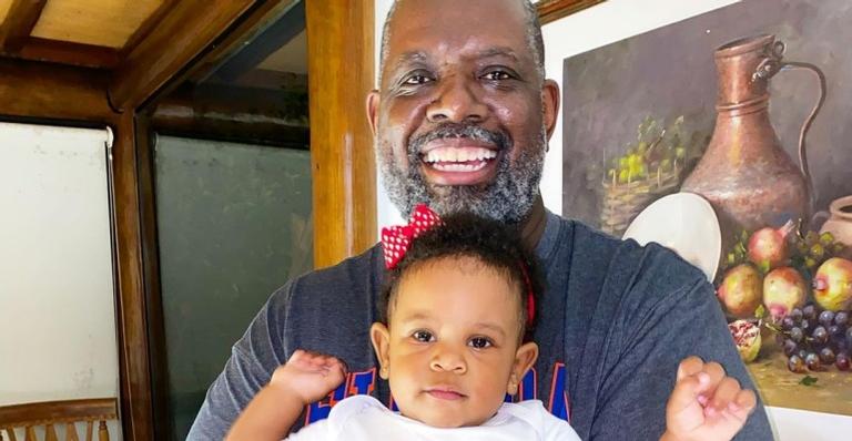 Péricles celebra os 11 meses da filha, Maria Helena: ”Estarei sempre ao seu lado”