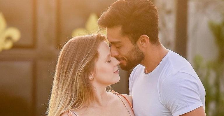 Daniela Carvalho celebra aniversário do marido com declaração: ”Dou graças por te ter”