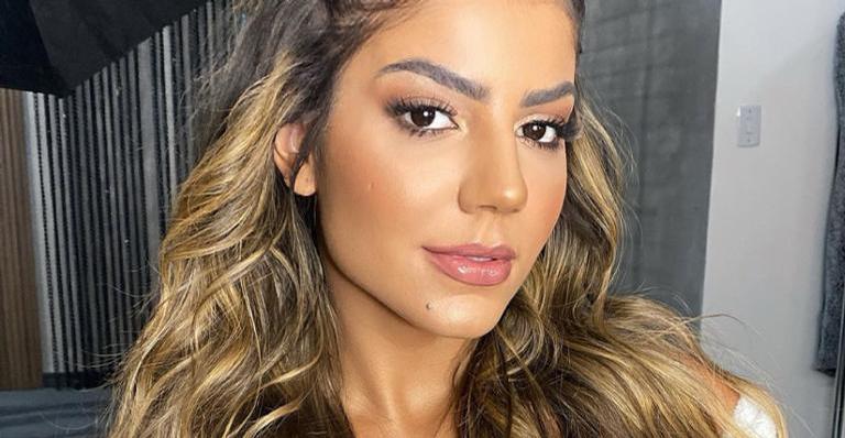 Em Fernando de Noronha, Hariany Almeida posa de biquíni e encanta web: ”Muito grata”