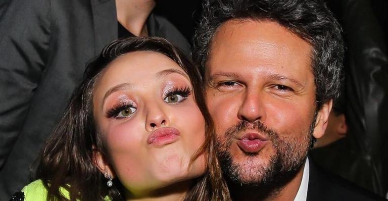 Larissa Manoela comemora aniversário de Selton Mello: ”Você me inspira”