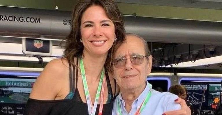 Luciana Gimenez presta bela homenagem ao pai: ”Encontrei essa carta de 12 anos atrás”