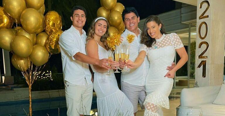 Em sua mansão, César Filho faz festa especial de Réveillon para a família