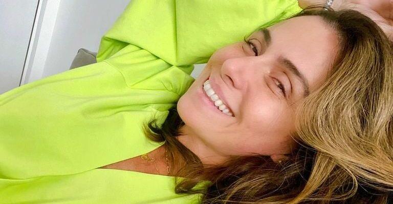 Giovanna Antonelli compartilha foto rara com os filhos e o marido