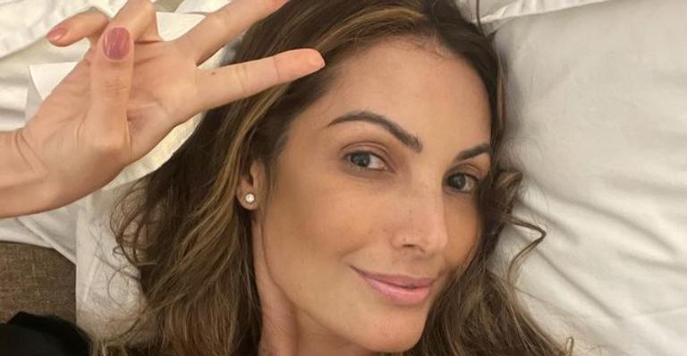 Patrícia Poeta esbanja plenitude ao curtir dia de sol: ”Pausa pra foto!”