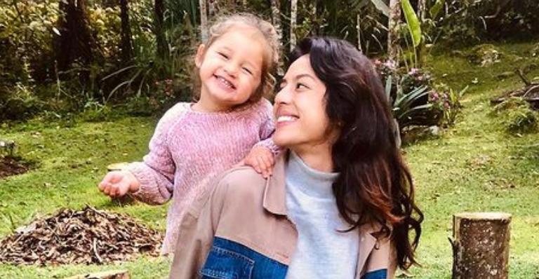 Yanna Lavigne derrete corações ao posar com a filha, Madalena