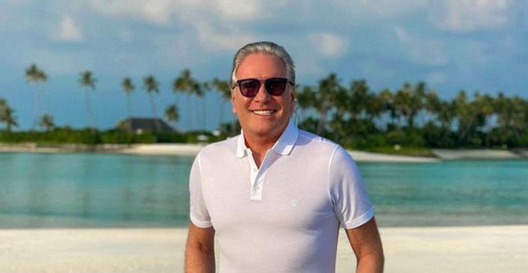 Roberto Justus impressiona ao iniciar o dia com passeio de barco