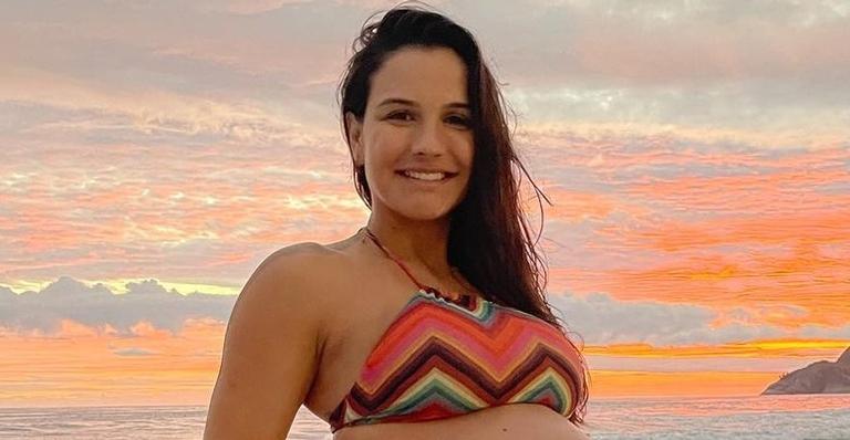 Grávida, Kyra Gracie exibe o barrigão e avisa: ”Dessa semana não passa”