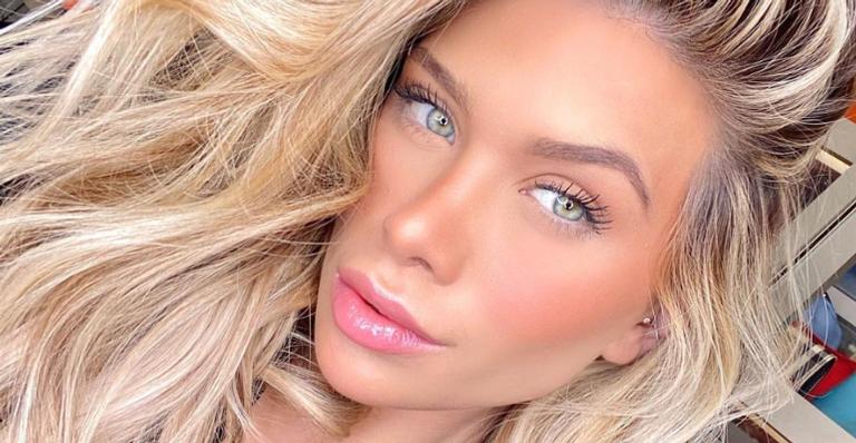 Flávia Pavanelli posa em cenário paradisíaco de Fernando de Noronha e ganha elogios de fãs: ”Musa”