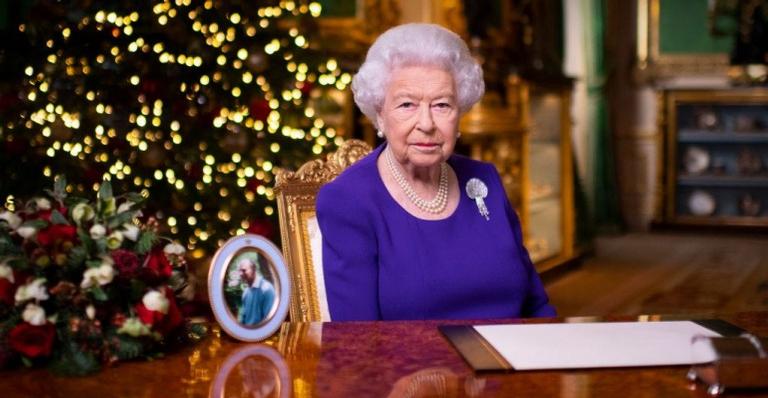 Rainha Elizabeth II quebra tradição e cancela festas no Palácio por questões importantes