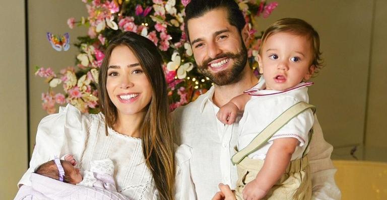Romana Novais compartilha clique fofo com a filha, Raika, e se derrete: ”Minha bonequinha”