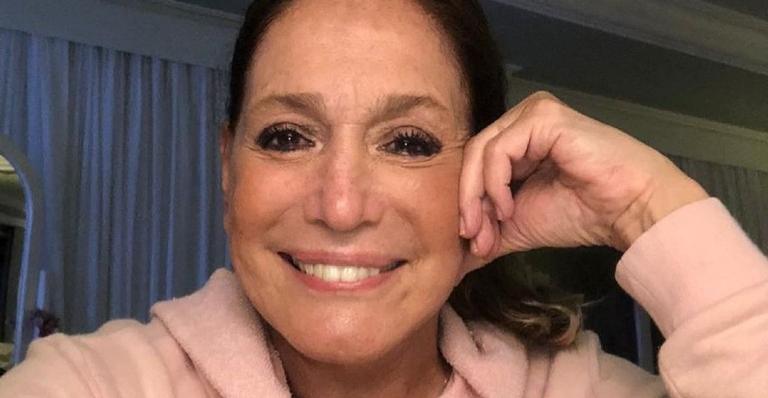 Radicalizou! Susana Vieira aparece loira em clique e questiona: ”Que tal?”