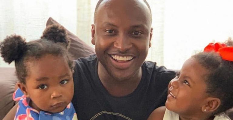 Thiaguinho comemora o aniversário das afilhadas com linda declaração: ”Padrinho coruja”