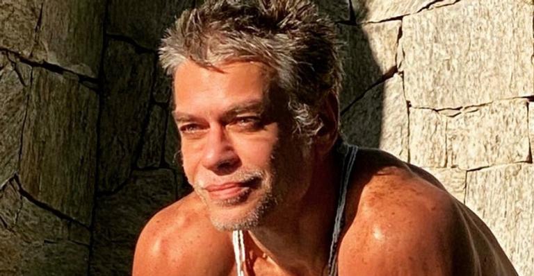 Fábio Assunção aproveita pôr do sol na praia ao lado da família e encanta web: ”Família linda”