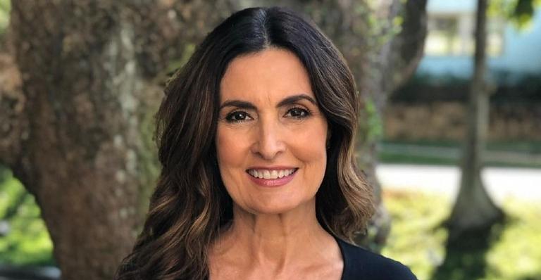 No Dia de Reis, Fátima Bernardes posta vídeo desmontando a árvore de Natal do Encontro