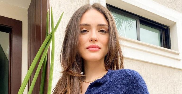 Isabelle Drummond posa toda feliz e dispara: ”Sorriso de descanso”
