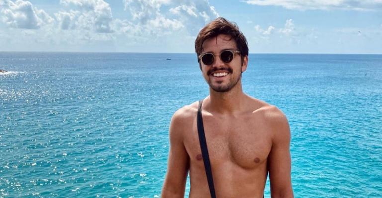 Rodrigo Simas recebe surpresa especial de aniversário em Fernando de Noronha: ”Viva”