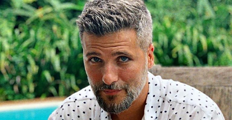 Bruno Gagliasso publica sequência de fotos antigas e fala sobre seu amor pela natureza