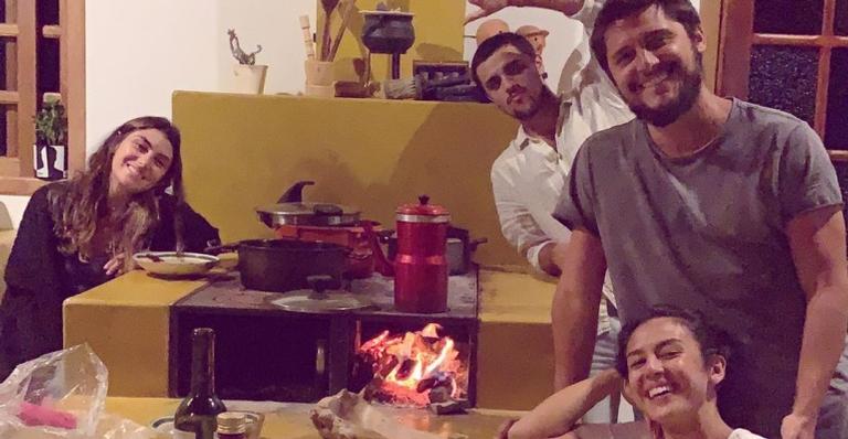 Esposa de Felipe Simas mostra visita na casa de campo de Bruno Gissoni e Yanna Lavigne: ”Delícia”