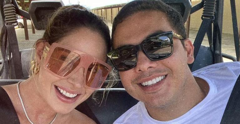 Wesley Safadão surge dançando sua música ao lado da esposa: ”Com a minha gata”