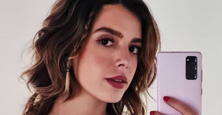 Giovanna Lancellotti relembra registro de maiô na Bahia: ”Como eu queria estar”